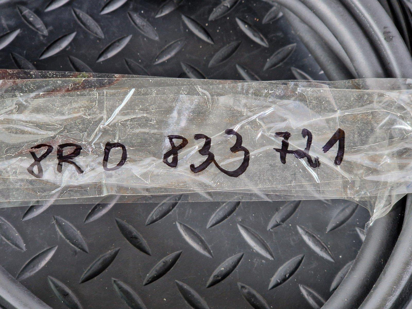 12-17 AUDI Q5 S-LINE GENUINE OEM REAR LEFT SIDE DOOR SEAL 8R0833721F