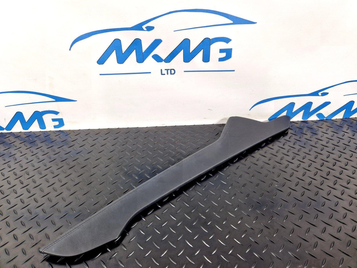 16-19 AUDI A4 B9 GENUINE DRIVER SIDE CENTRE CONSOLE LEATHER TRIM 8W2863306A