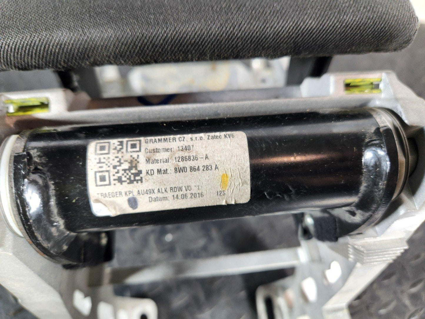 AUDI A5 F5 GENUINE CENTRE CONSOLE ARM REST 8W0864283A