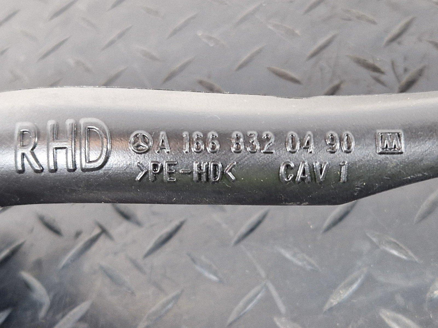 11-19 MERCEDES BENZ ML W166 GENUINE OEM WATER DRAIN PIPE A1668320490