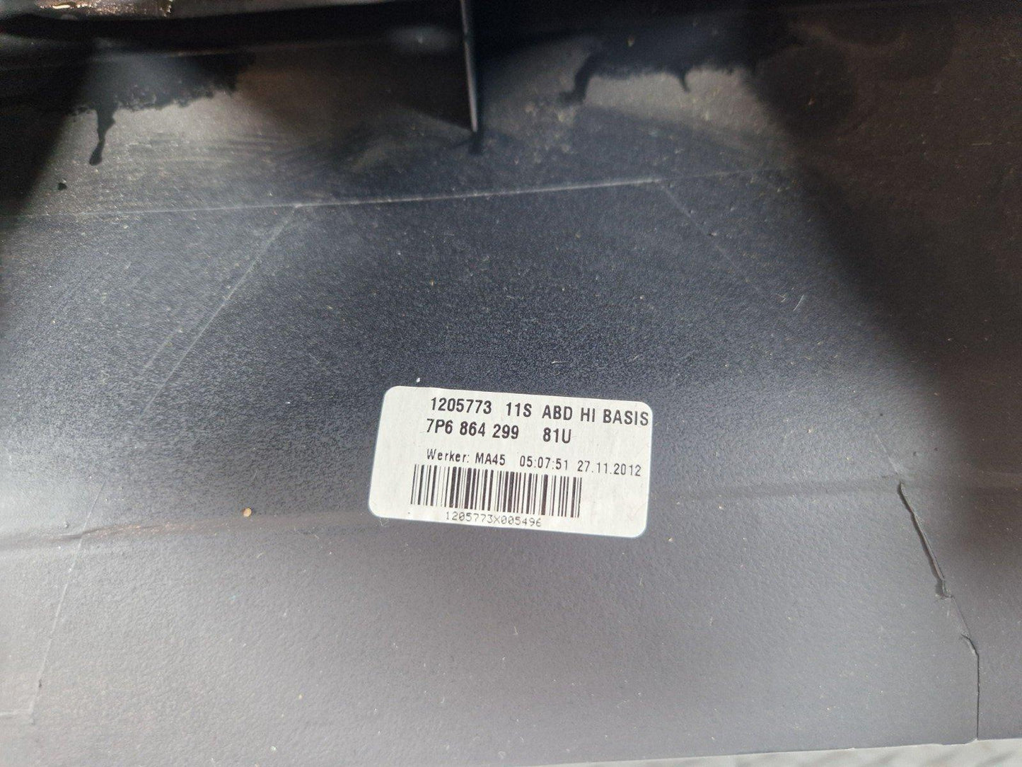 10-18 VW TOUAREG 7P GENUINE REAR CENTRE CONSOLE TRIM COVER 7P6864299