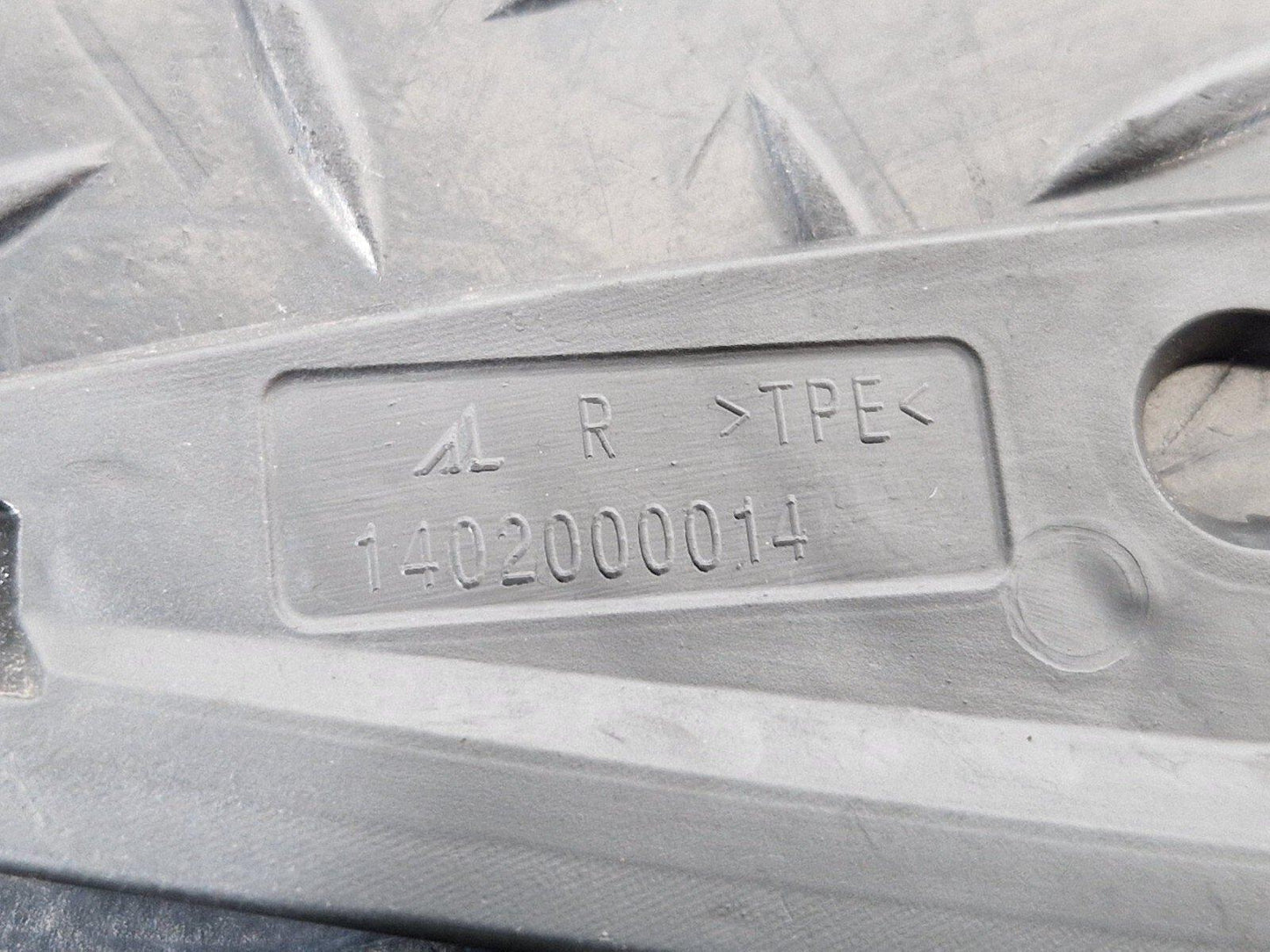 16-23 AUDI S5 COUPE FRONT RIGHT O/S MUD DEFLECTOR COVER TRIM 1402000014