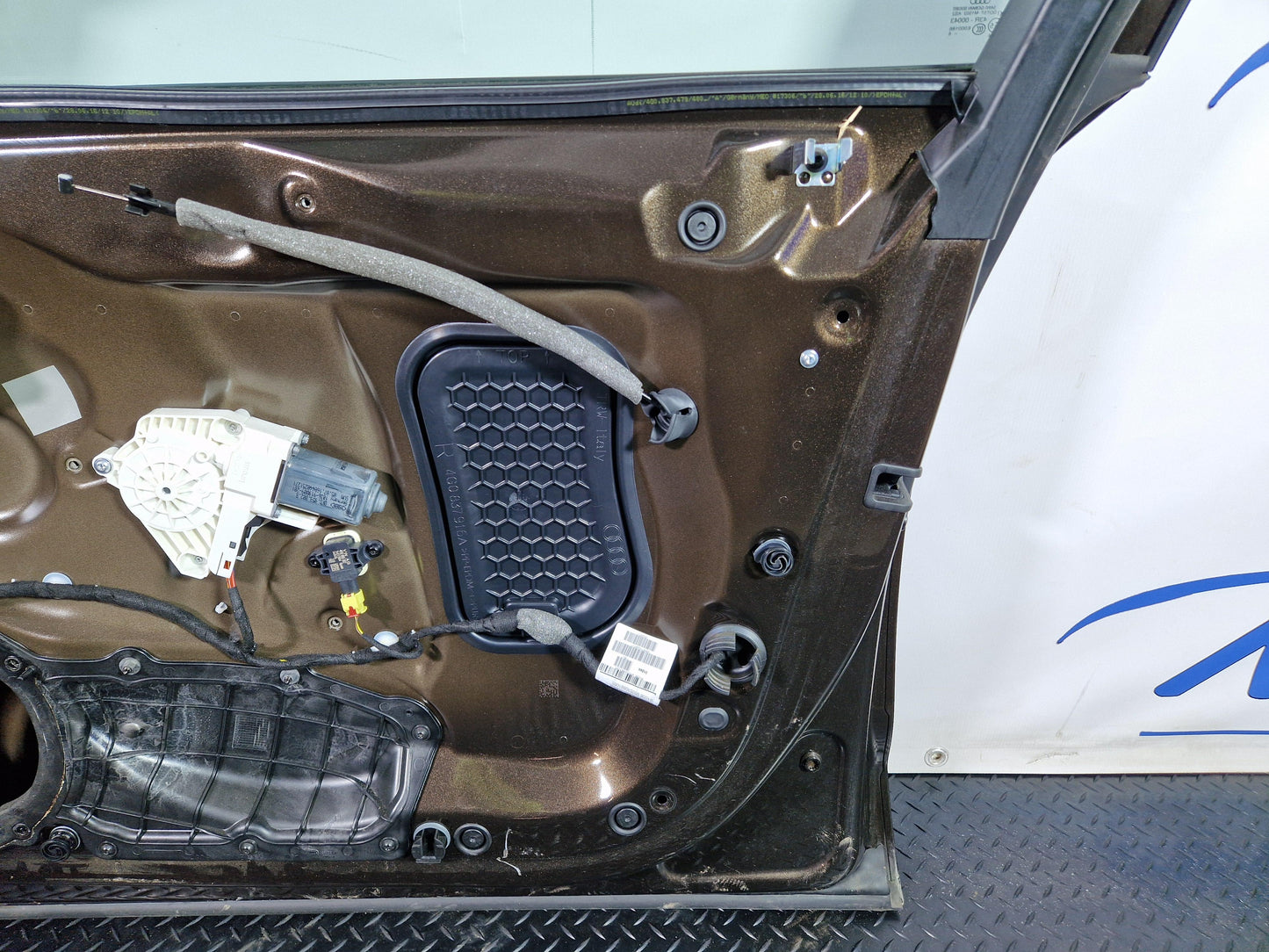 Audi A6 Allroad C7 Front Right Driver O/S Complete Door in Brown LY8Z