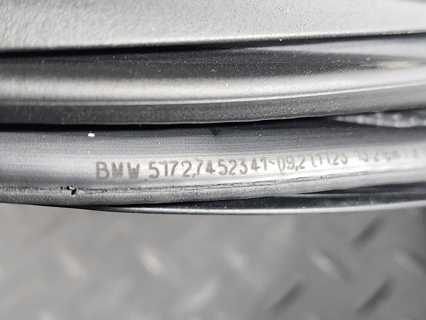 BMW 118i F40 Hatchback Front Door Rubber Seal Protection 7452341
