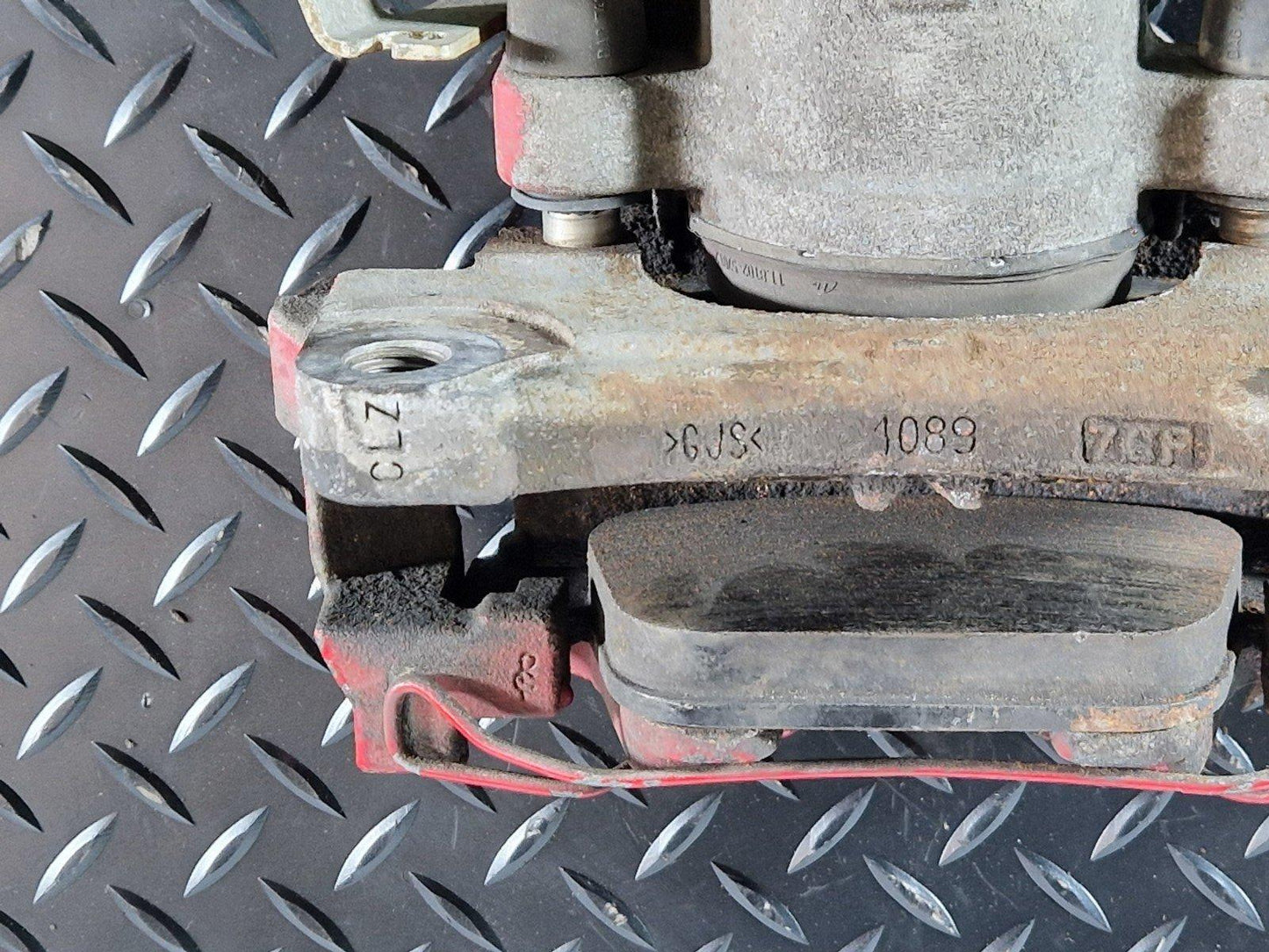 16-19 AUDI A4 B9 FRONT RIGHT O/S DRIVER SIDE BRAKE CALIPER