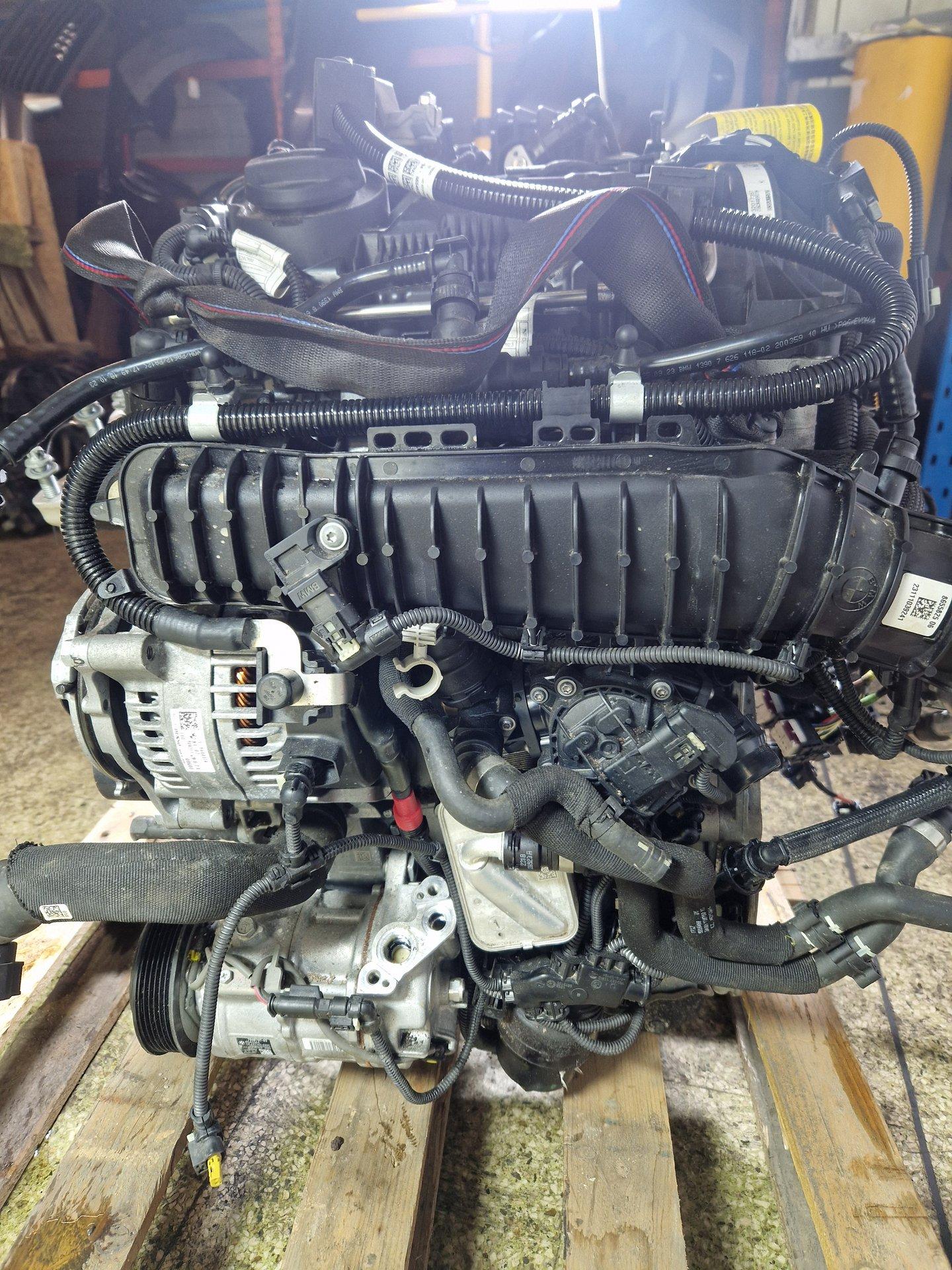BMW 118i F40 Hatchback Engine