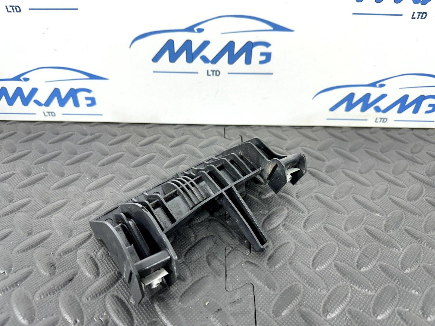14-21 BMW 2 SERIES F45 F46 FRONT RIGHT DRIVER SIDE HEADLIGHT BRACKET 1301336178