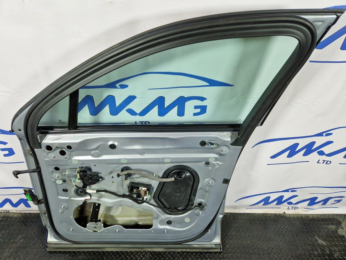 16-20 AUDI Q7 4M S-LINE OEM FRONT RIGHT O/S COMPLETE DOOR FLORETT SILVER LZ7G