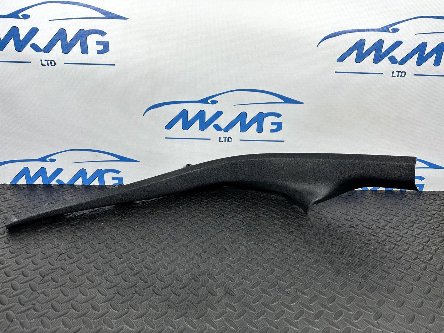 16-19 AUDI A4 B9 SALOON GENUINE REAR LEFT PASSENGER SIDE SILL TRIM 8W0867767