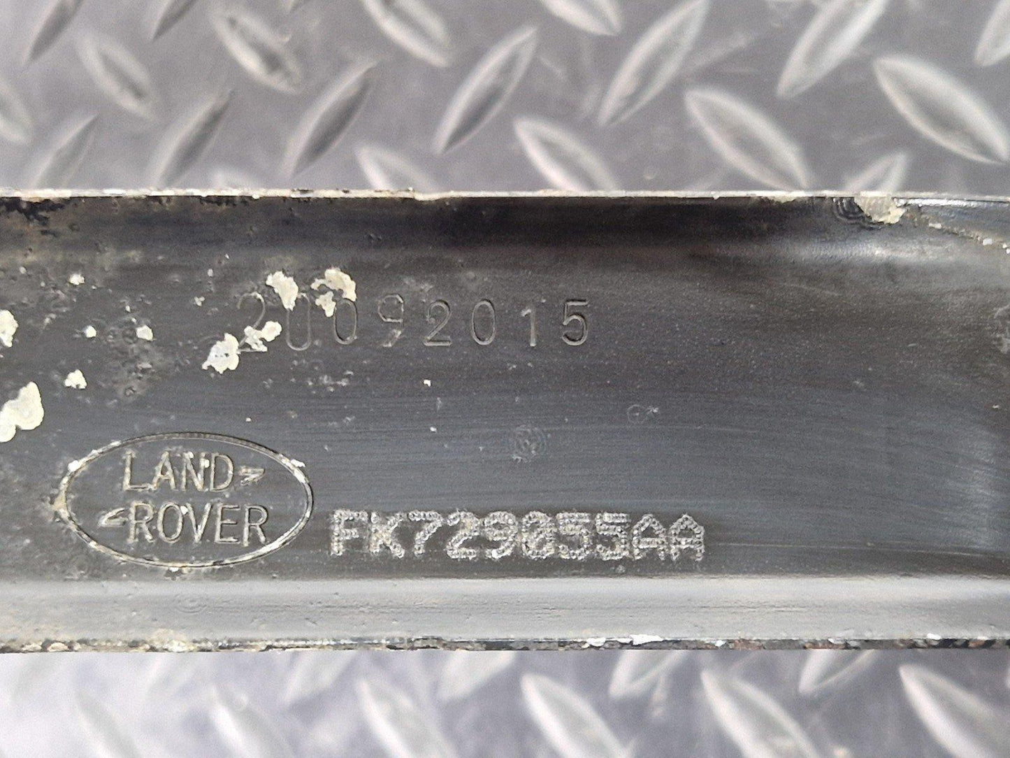 14-19 LAND ROVER L550 DISCOVERY SPORT GENUINE STRAP FOR FUEL TANK FK729055AA