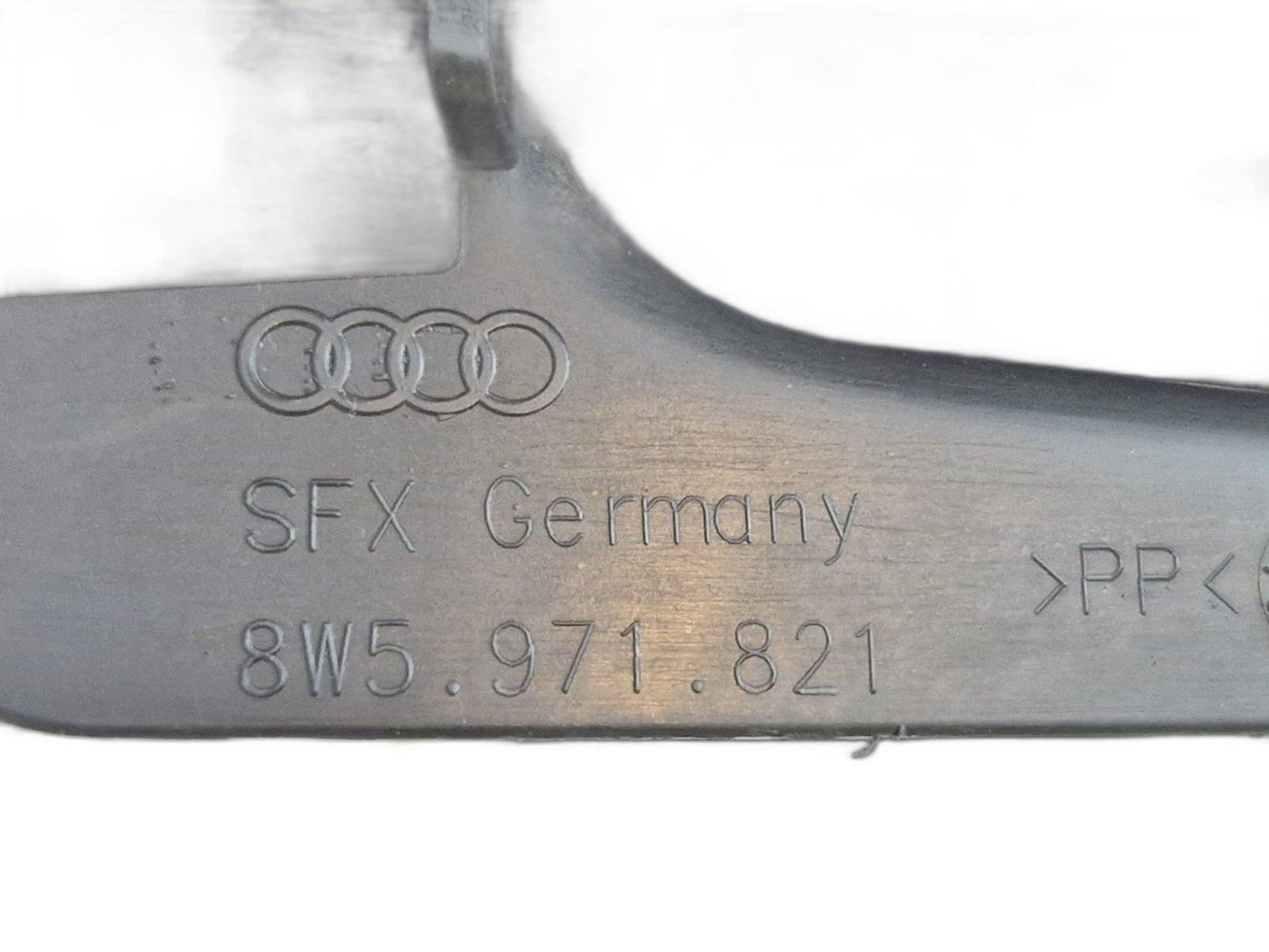 16-19 AUDI A4 B9 GENUINE REAR LEFT BOOT LID HINGE COVER 8W5971821