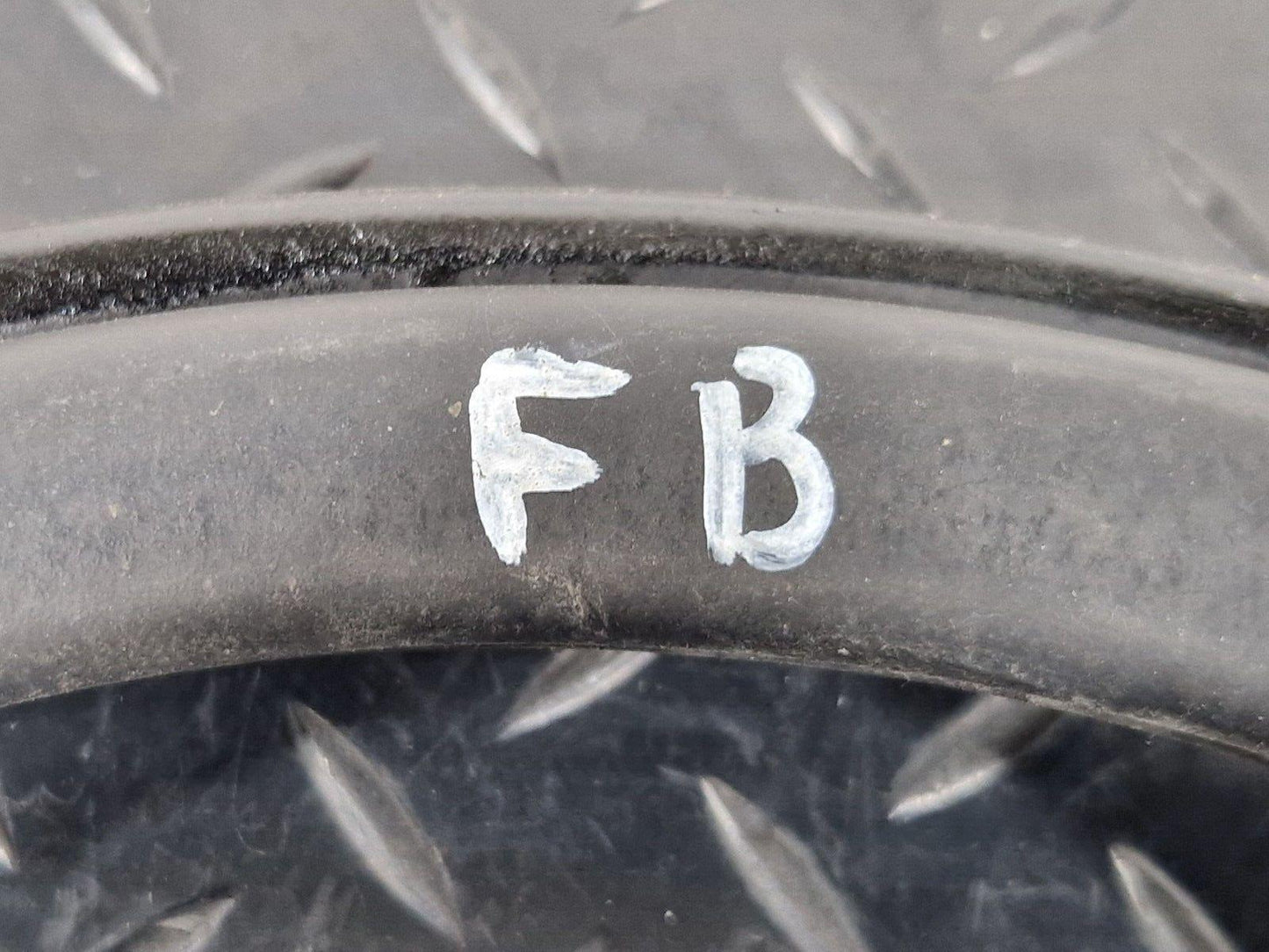 10-18 AUDI A7 4G S-LINE GENUINE ENGINE BAY BONNET RUBBER WEATHER SEAL 4G8823723A