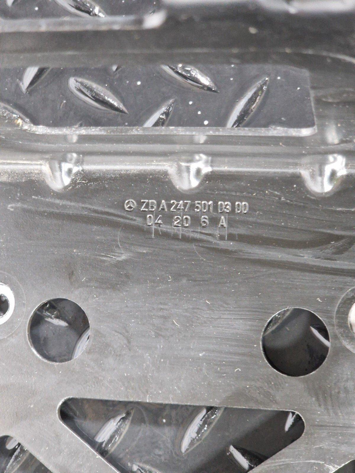 19-ON MERCEDES BENZ CLA C118 GENUINE HEATER MATRIX BRACKET HOLDER A2475010300