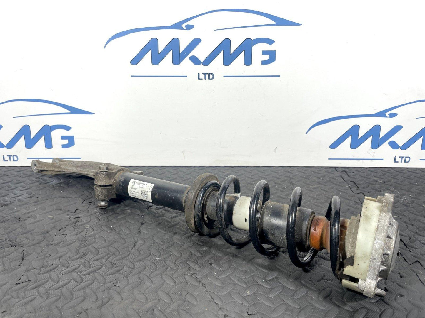 16-19 AUDI A4 B9 GENUINE FRONT LEFT N/S SHOCK ABSORBER 8W0413031T 8W0031T