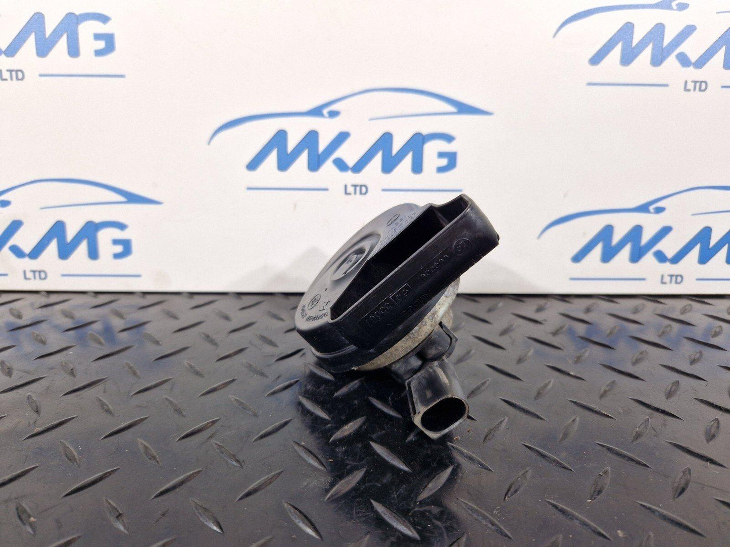 14-21 MERCEDES BENZ C350e W205 HIGH LOW TONE PITCH HORN A2055420820
