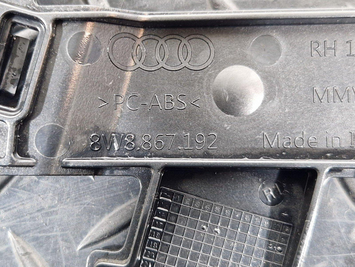 16-23 AUDI A5 F5 SPORTBACK S-LINE B-PILLAR RIGHT TRIM HOLDER 8W8867192