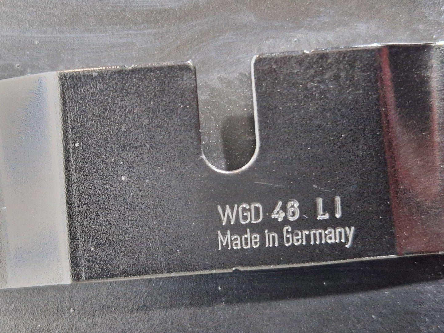 16-23 AUDI A5 F5 SPORTBACK S-LINE LEFT SIDE EXTERIOR B-PILLAR COVER 8W8853289