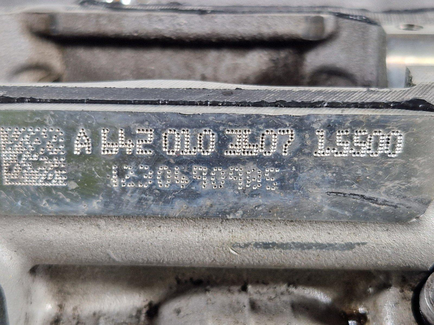 11-19 MERCEDES BENZ ML W166 GENUINE LEFT SIDE ENGINE HEAD A6420103507
