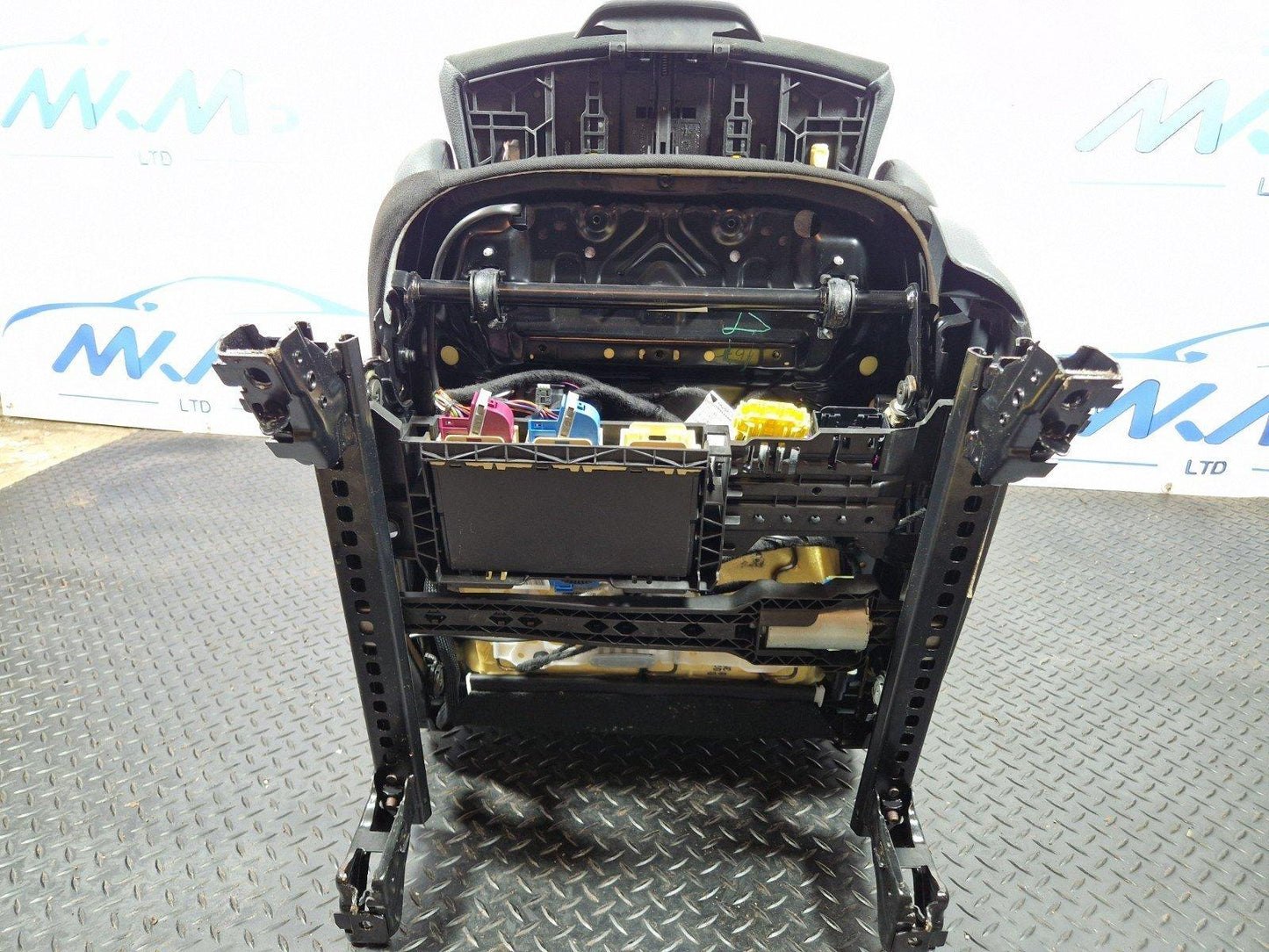 19-ON MERCEDES BENZ B CLASS W247 GENUINE FRONT LEFT N/S HEATED HALF LEATHER SEAT