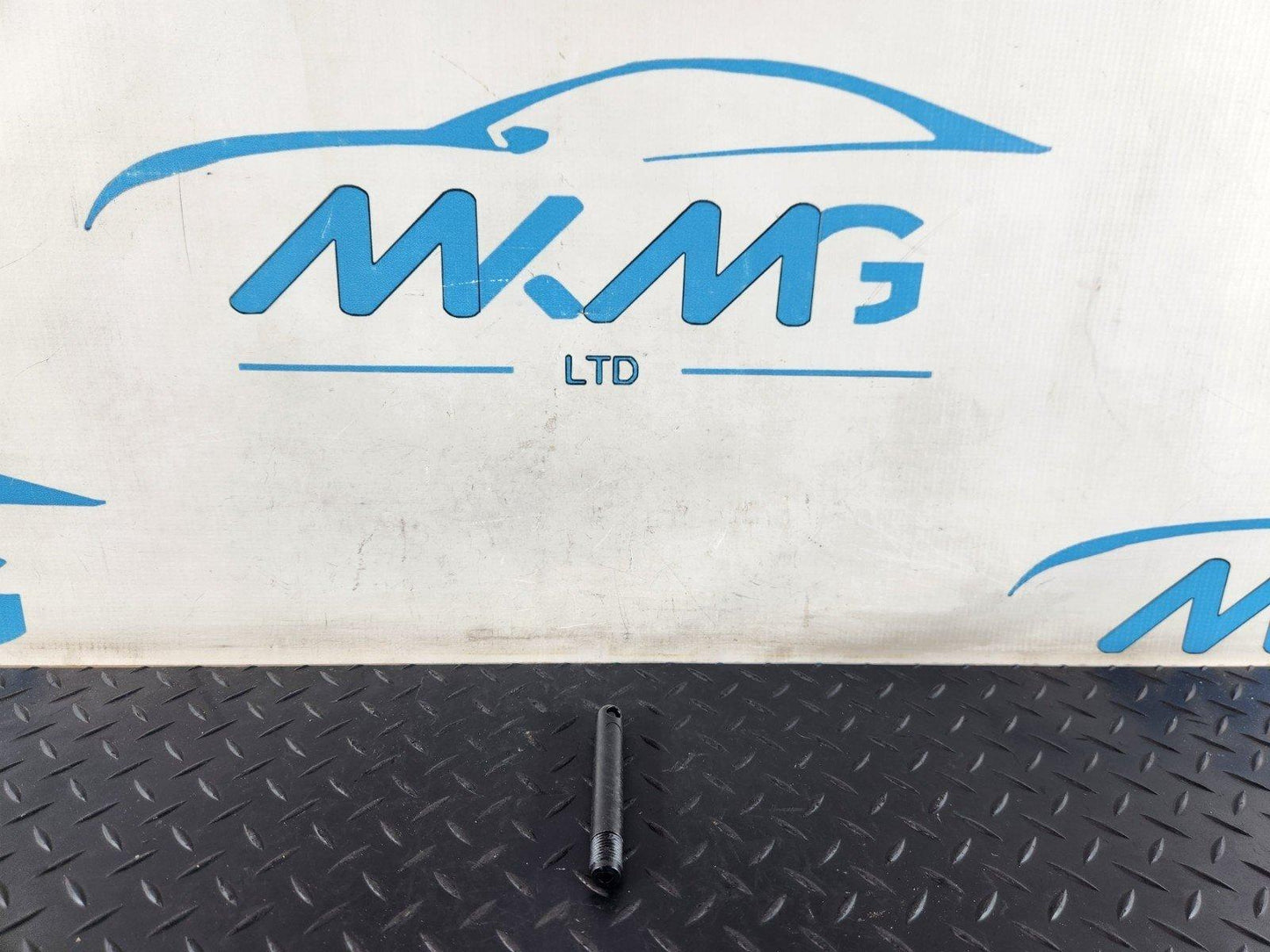 16-20 AUDI Q7 4M GENUINE BOOT TOOLKIT
