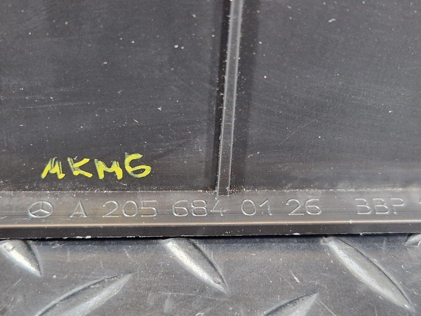 14-21 MERCEDES BENZ C300h W205 BOOT TRUNK LEFT COVER BRACKET TRIM A2056840126