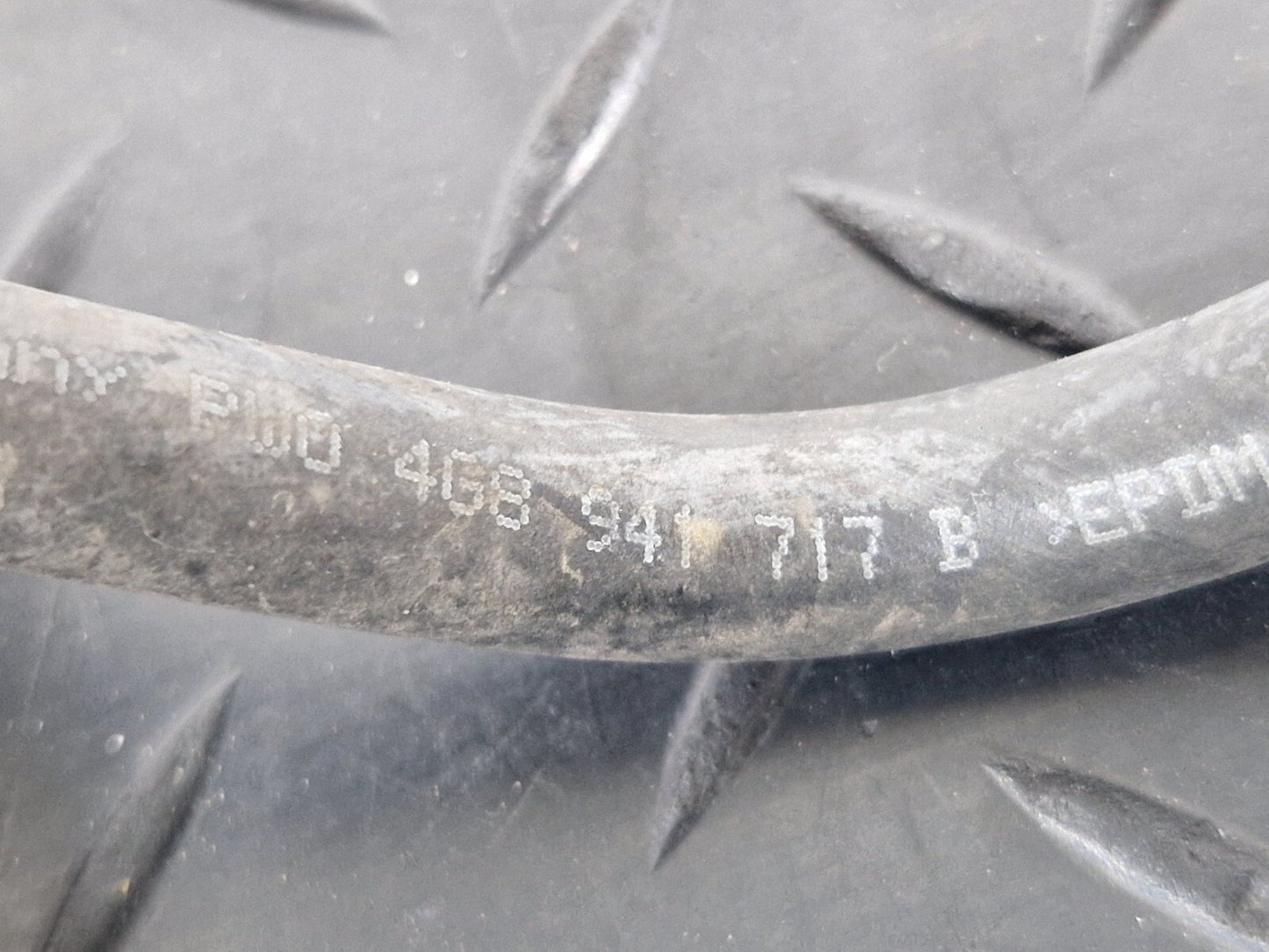 10-18 AUDI A7 4G S-LINE FRONT LEFT HEADLIGHT VENT HOSE 4G8941717B