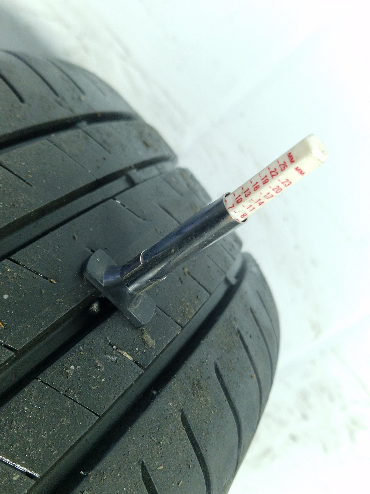 Hyundai i30 MK1 (FD) 5" Alloy Wheel with Tyre 205/55/16 7mm