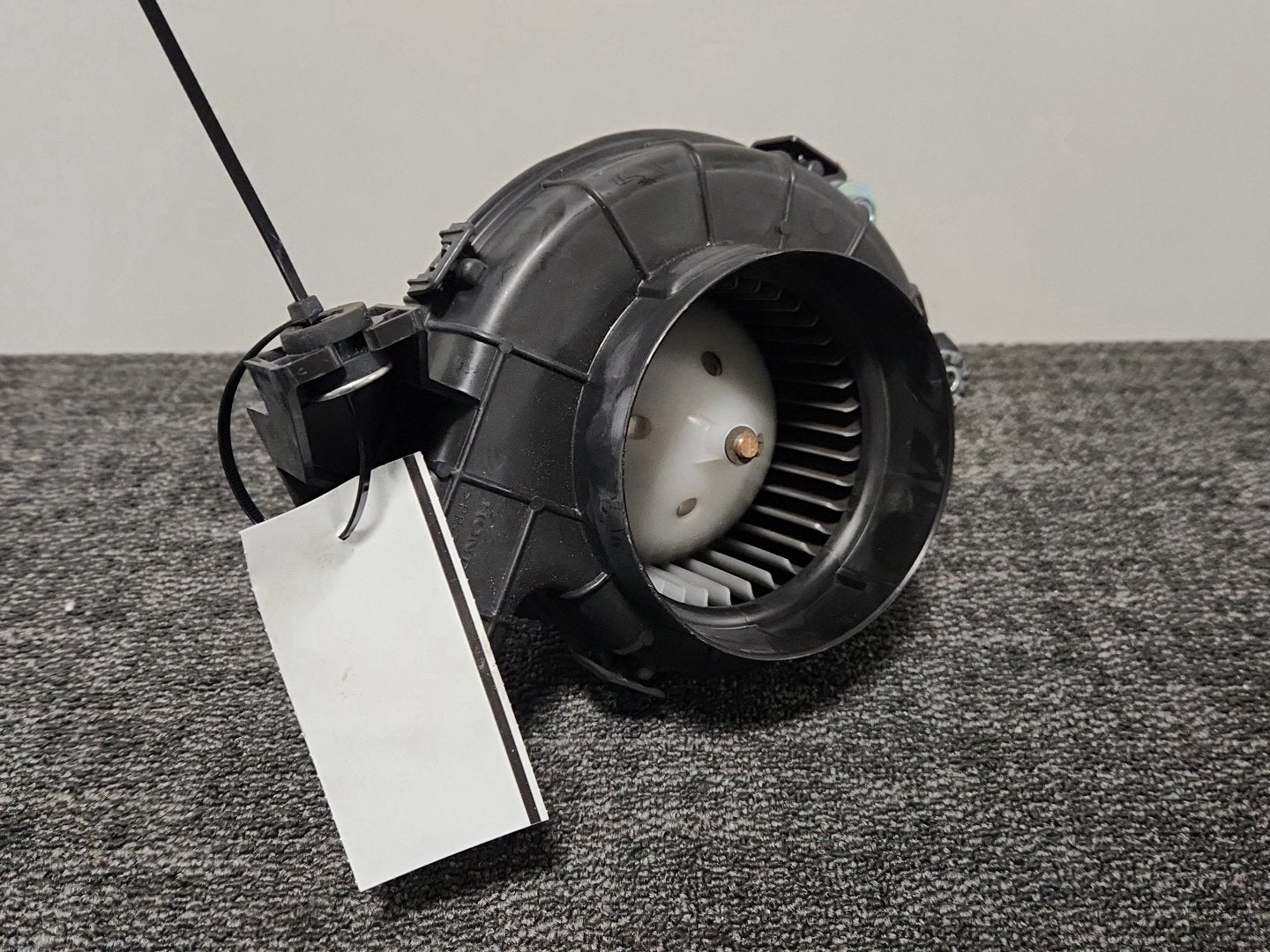 Honda Insight MK2 (ZE2) Hatchback Hybrid Battery Cooling Fan 1J810-RBJ-0031