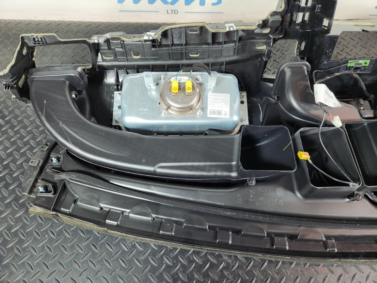 11-19 Mercedes Benz ML W166 Dashboard With Safetybag A1666800787 A1668602402