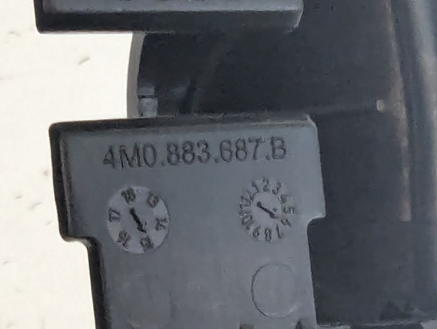 Audi Unknown Part Type 4M0883687B