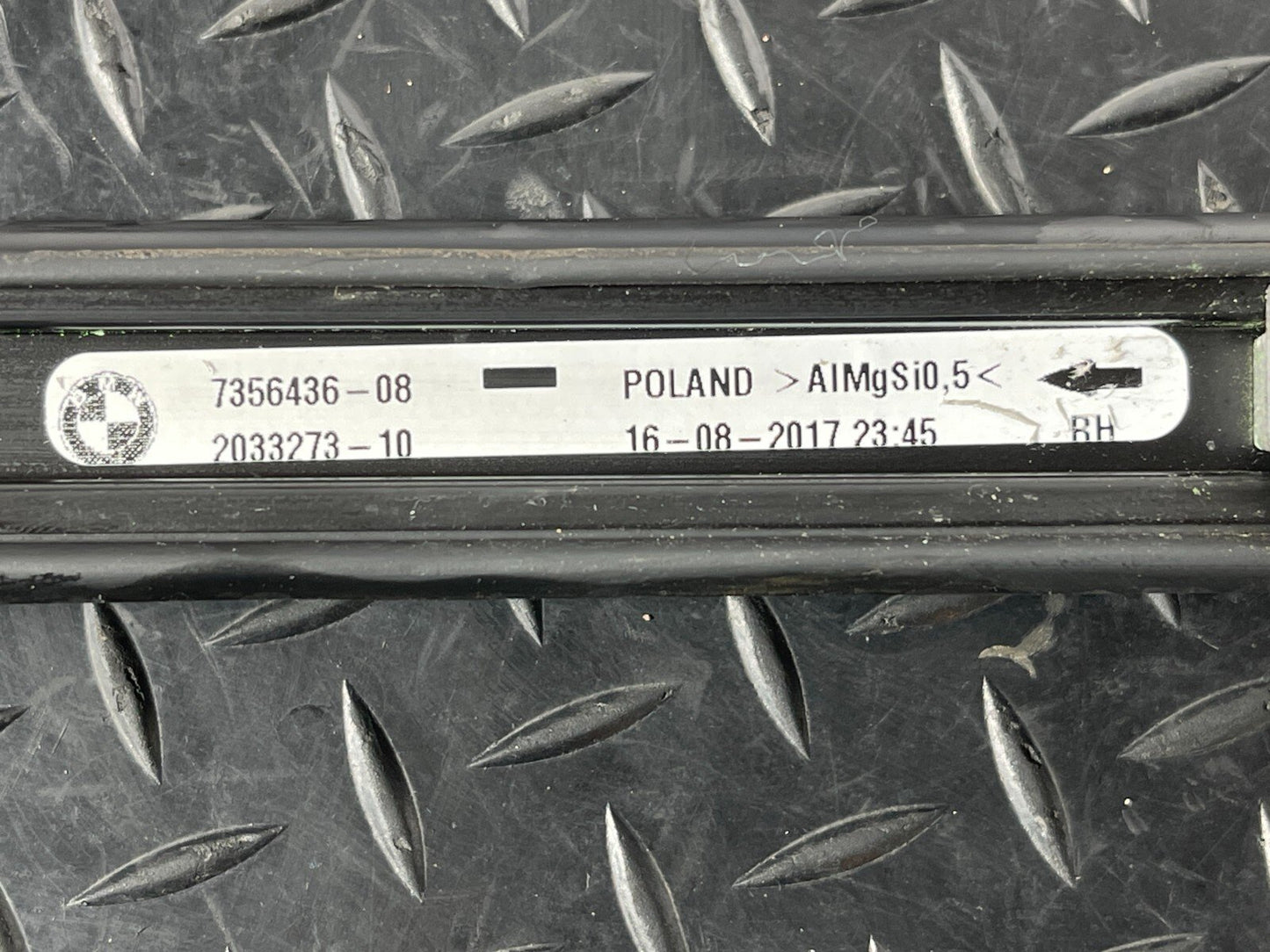 16-22 BMW X1 F48 GENUINE RIGHT O/S ROOF RAIL BLACK 7356436