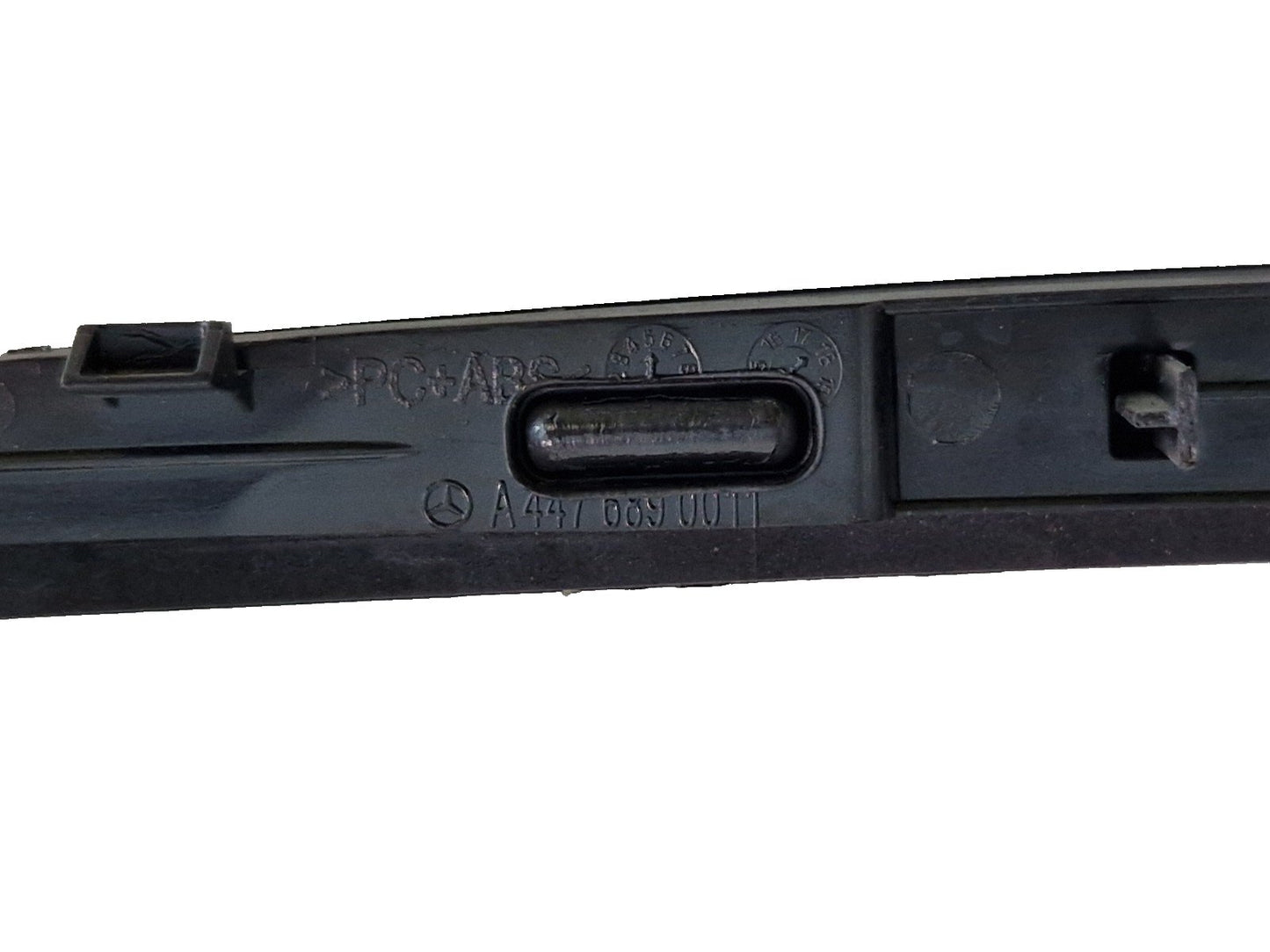 14-24 MERCEDES VITO RADIO SURROUND TRIM A4476890011 A4479050051