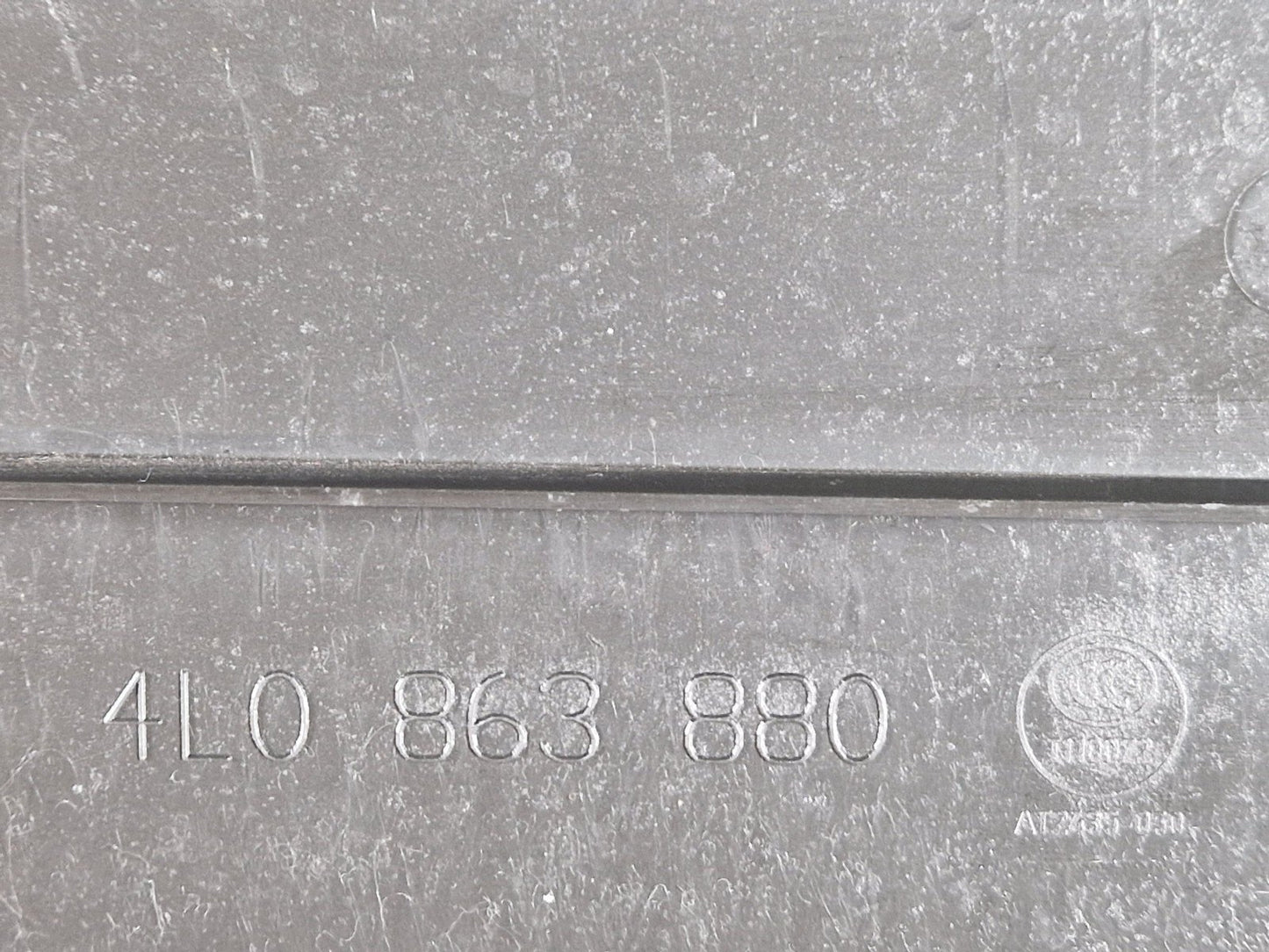 10-15 AUDI Q7 4L RIGHT DRIVER SIDE BOOT FLOOR TOOLBOX TRIM PANEL 4L0863880AA