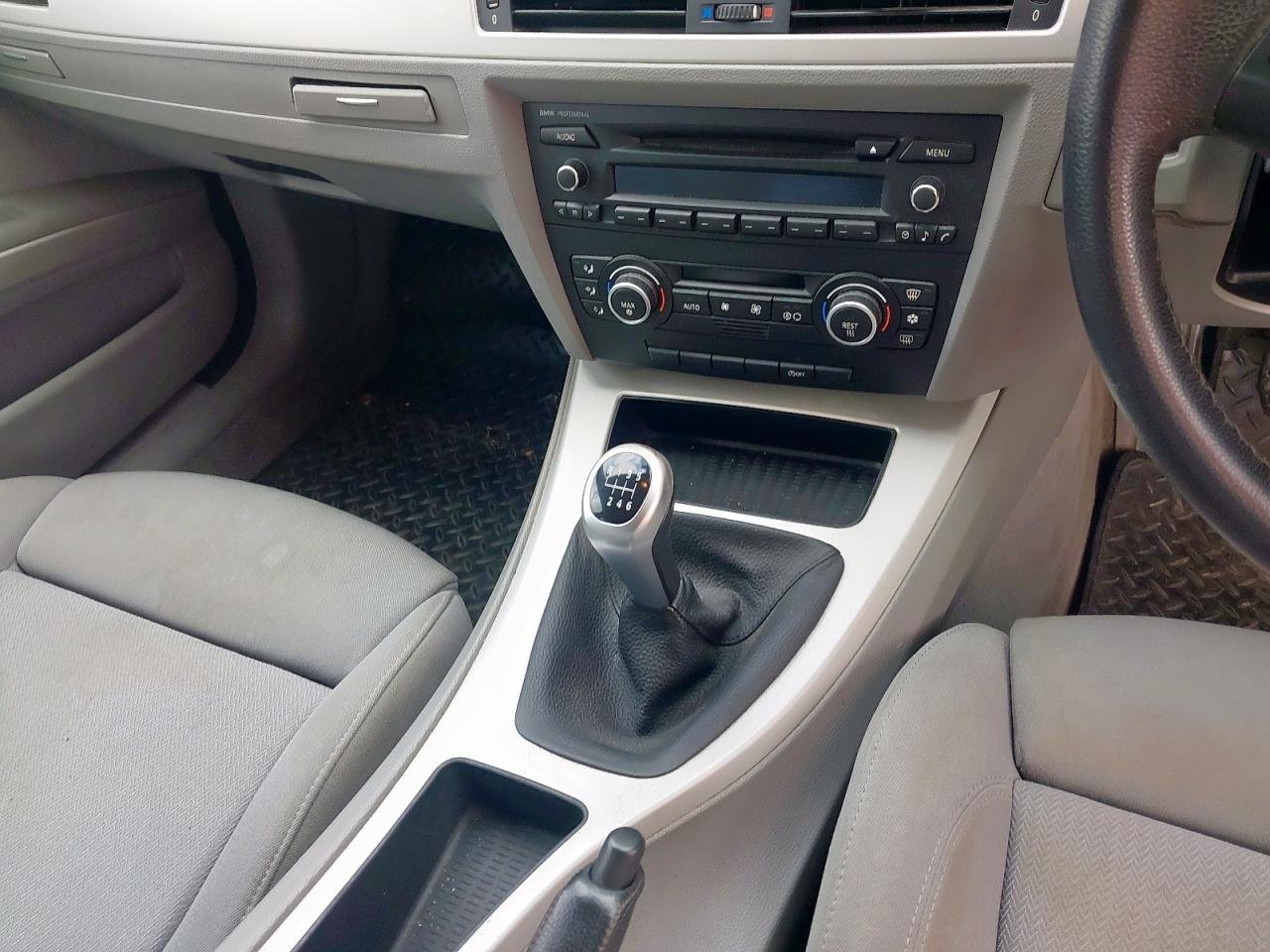 2009 BMW 318i E91