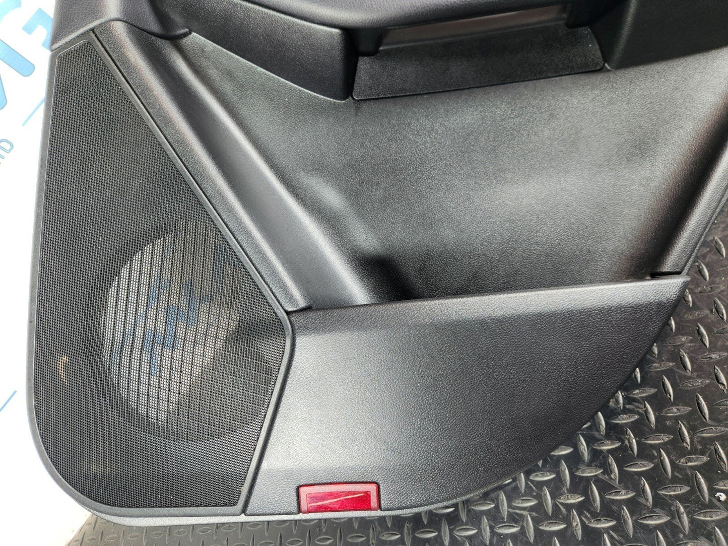 11-19 MERCEDES BENZ ML W166 GENUINE REAR RIGHT O/S/R BLACK LEATHER DOOR CARD