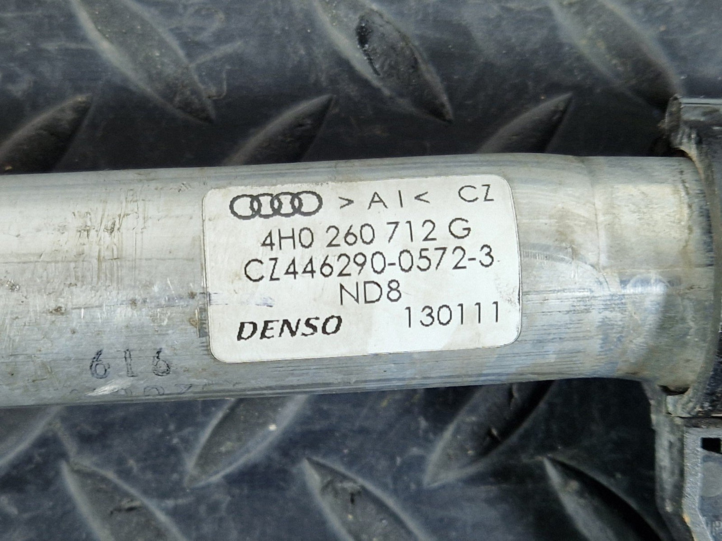 10-17 AUDI A8 4H GENUINE AIR CON PIPES HOSES 4H0260712G
