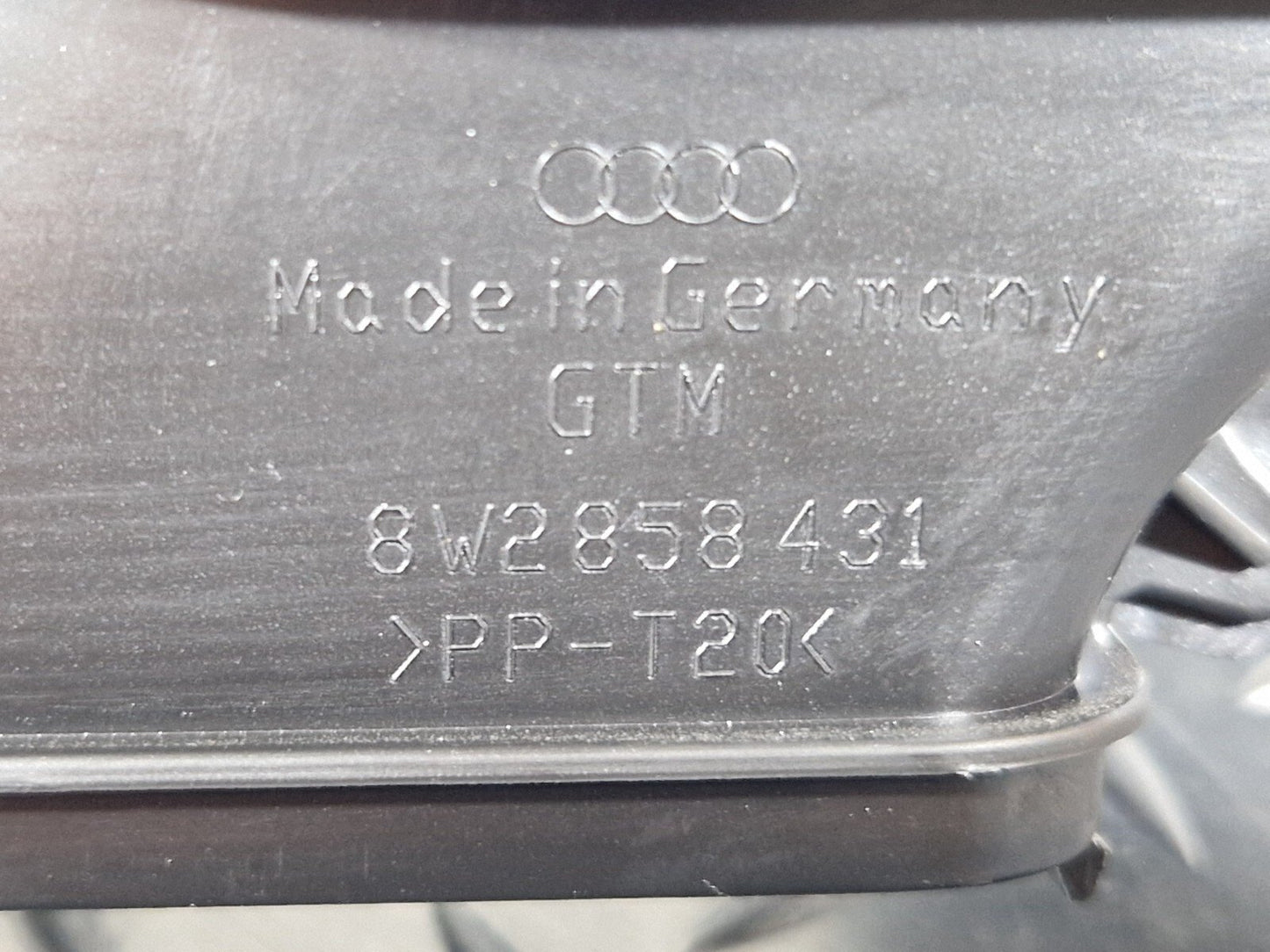 16-24 AUDI A5 F5 COUPE GENUINE DASHBOARD AIR VENT TRIM 8W2858431