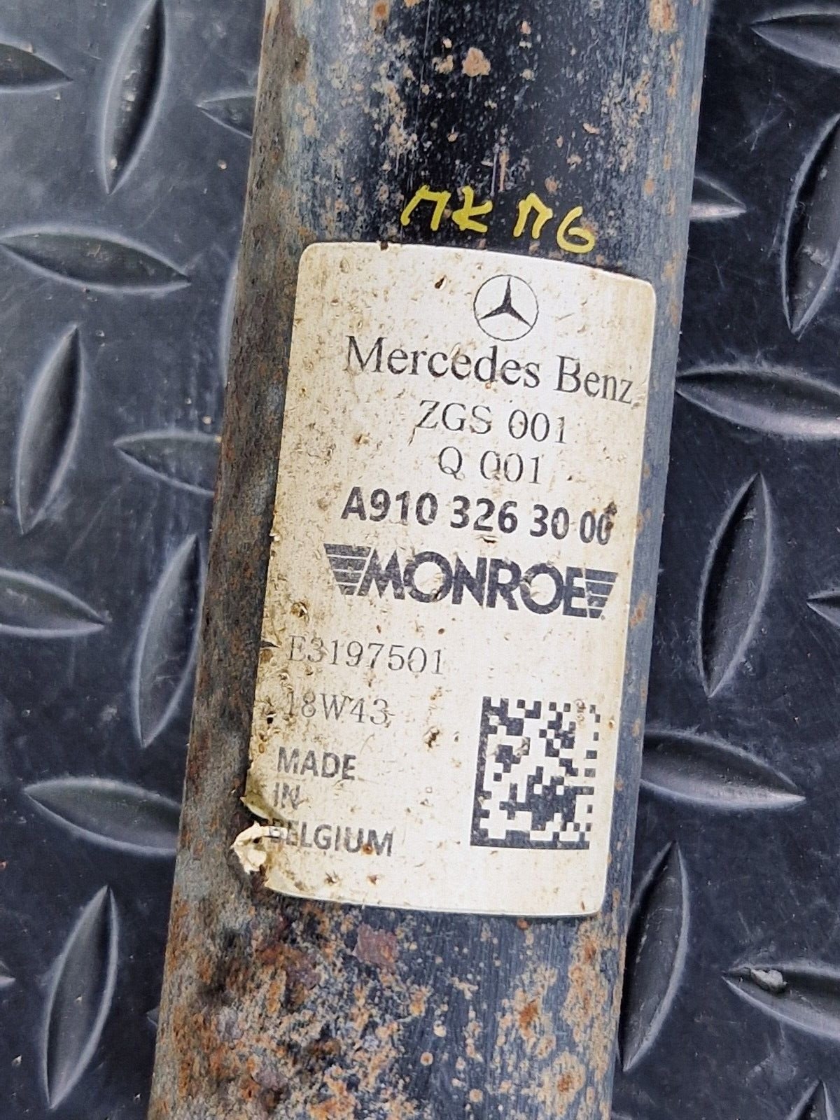 18-ON MERCEDES BENZ SPRINTER W907 W910 OEM REAR SHOCK ABSORBER A9103263000