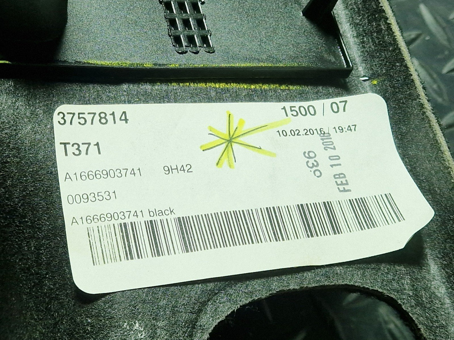 16-19 MERCEDES BENZ GLE W166 GENUINE LOAD COMPARTMENT A1666903741