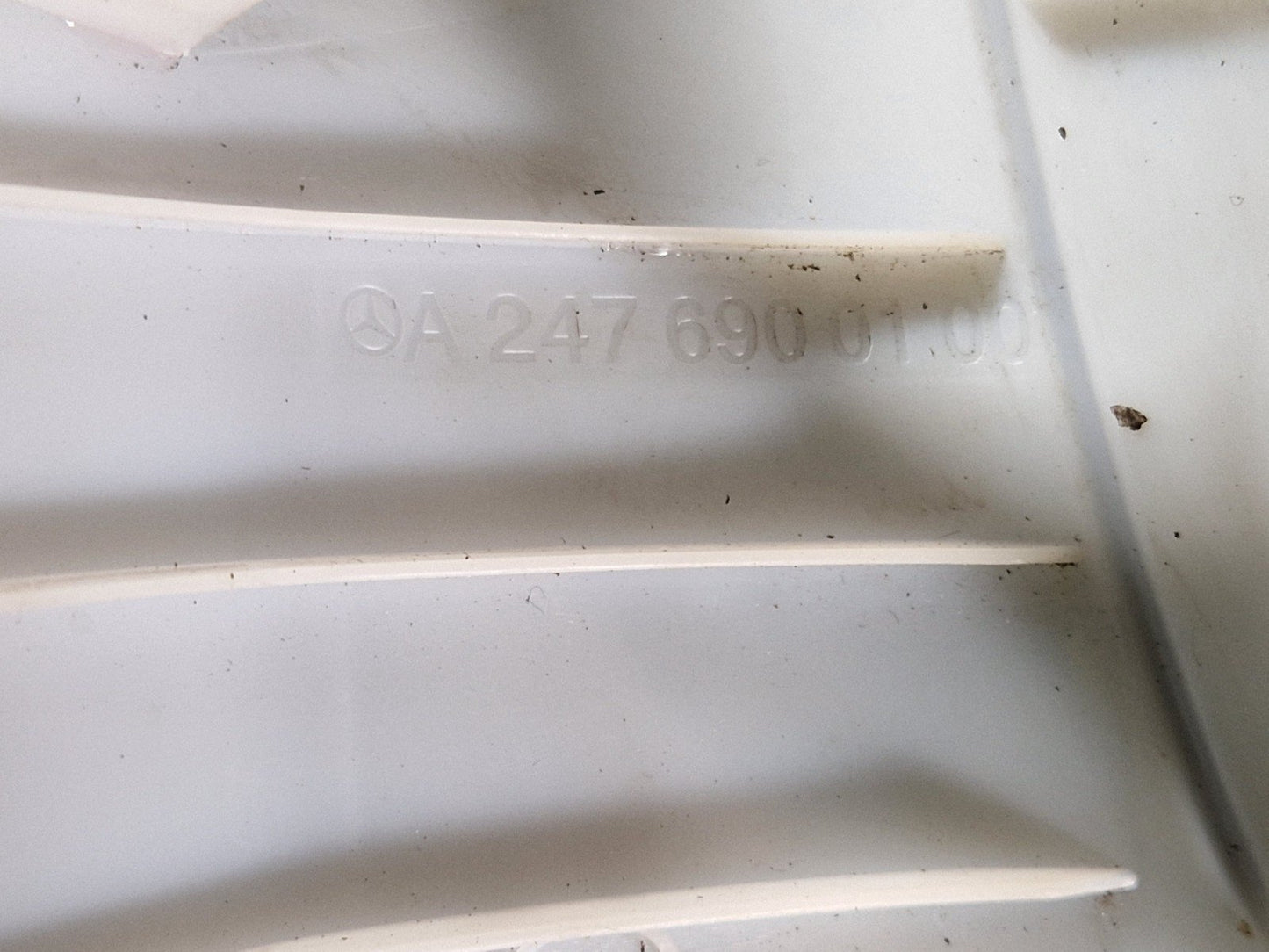 19-ON MERCEDES BENZ B CLASS W247 FRONT LEFT A PILLAR TRIM & SPEAKER A2476900100