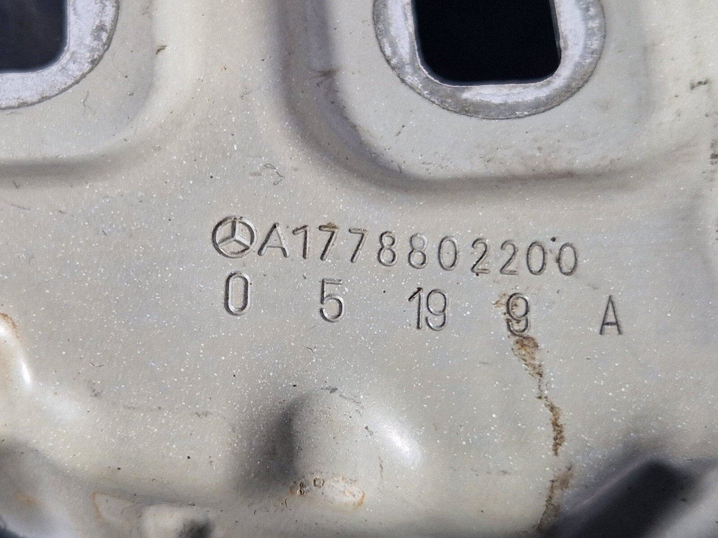 2018-On MERCEDES A CLASS W177 CLA W118 RIGHT DRIVERSIDE WING BRACKET A1778802200