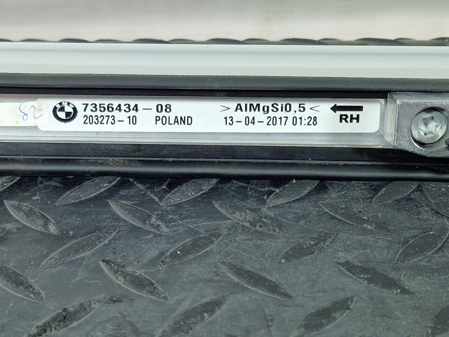 16-22 BMW X1 F48 GENUINE RIGHT DRIVER O/S ROOF RAIL TRIM 7356434