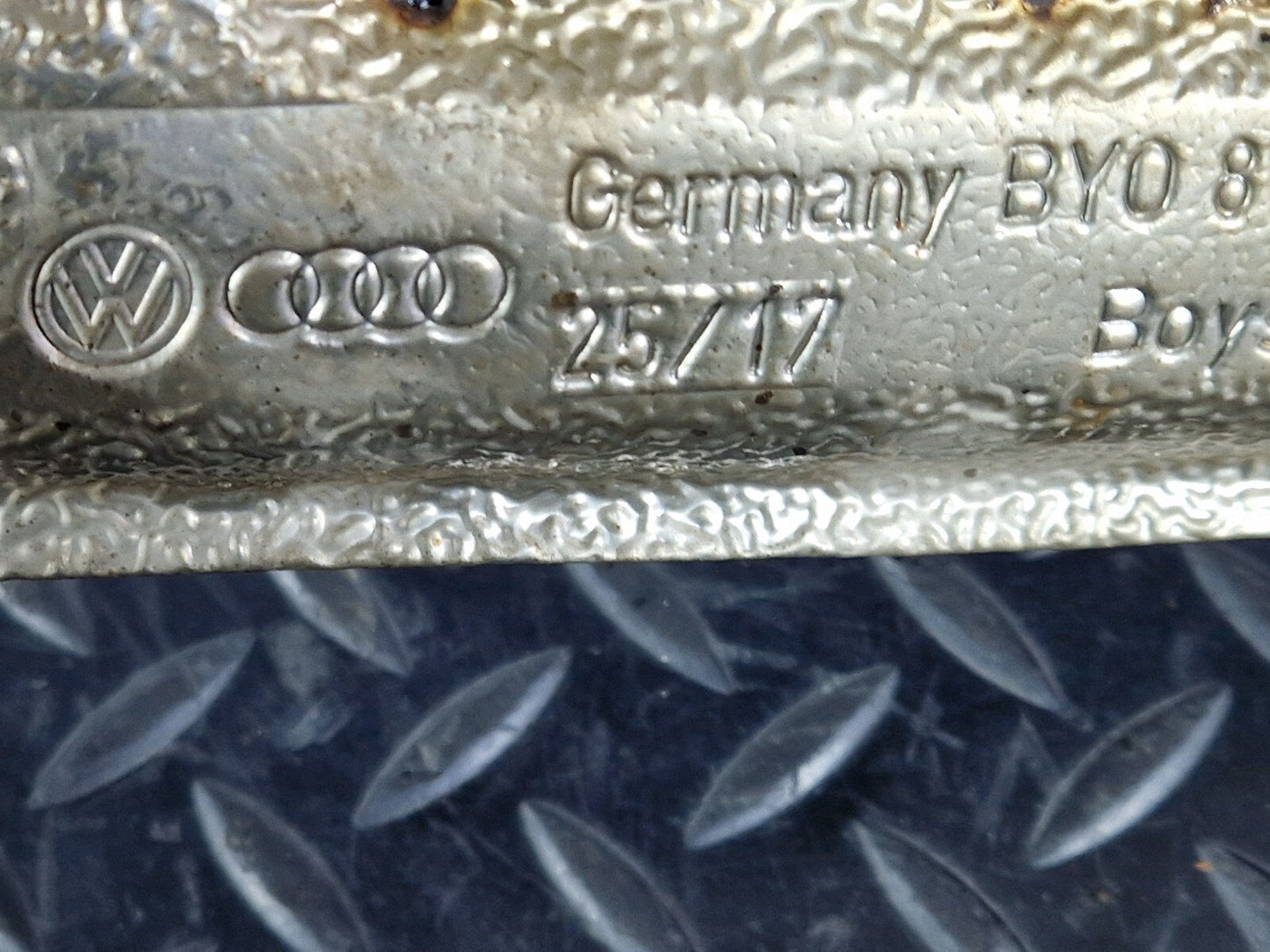 16-19 AUDI A4 B9 GENUINE EXHAUST FLEXIBLE PIPE 8W0253300AM