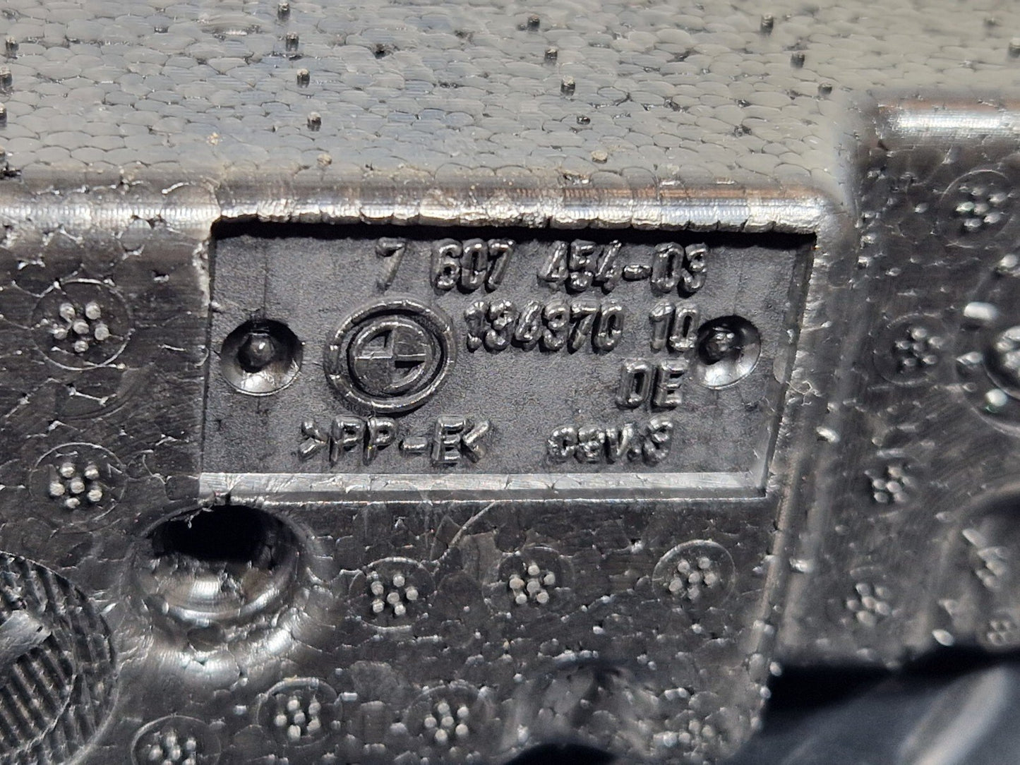 11-18 BMW 6 SERIES F06 BATTERY INSULATOR FOAM CRASH PAD 7607454