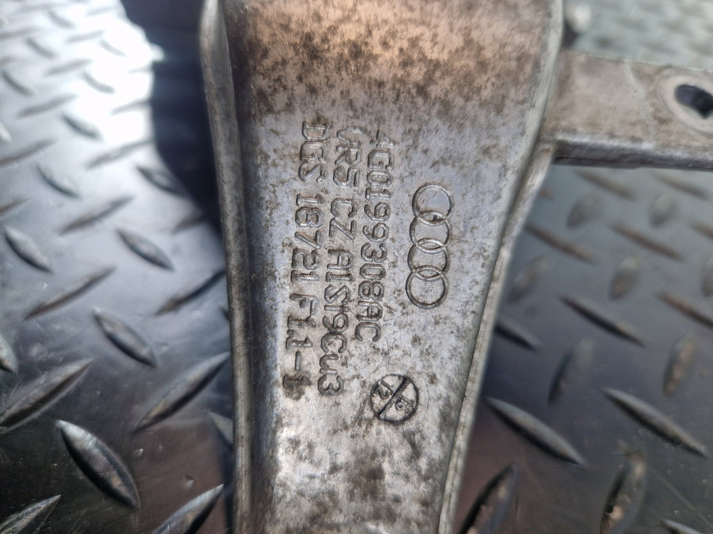 Audi A6 Allroad C7 3.0 Diesel CRTD Engine Mount 4G0199308AC