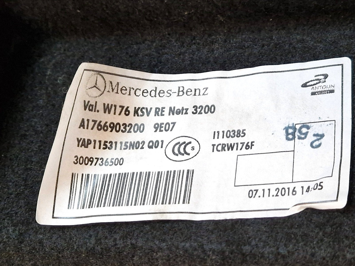 12-18 MERCEDES BENZ A CLASS W176 OEM REAR RIGHT BOOT TRIM A1766903200