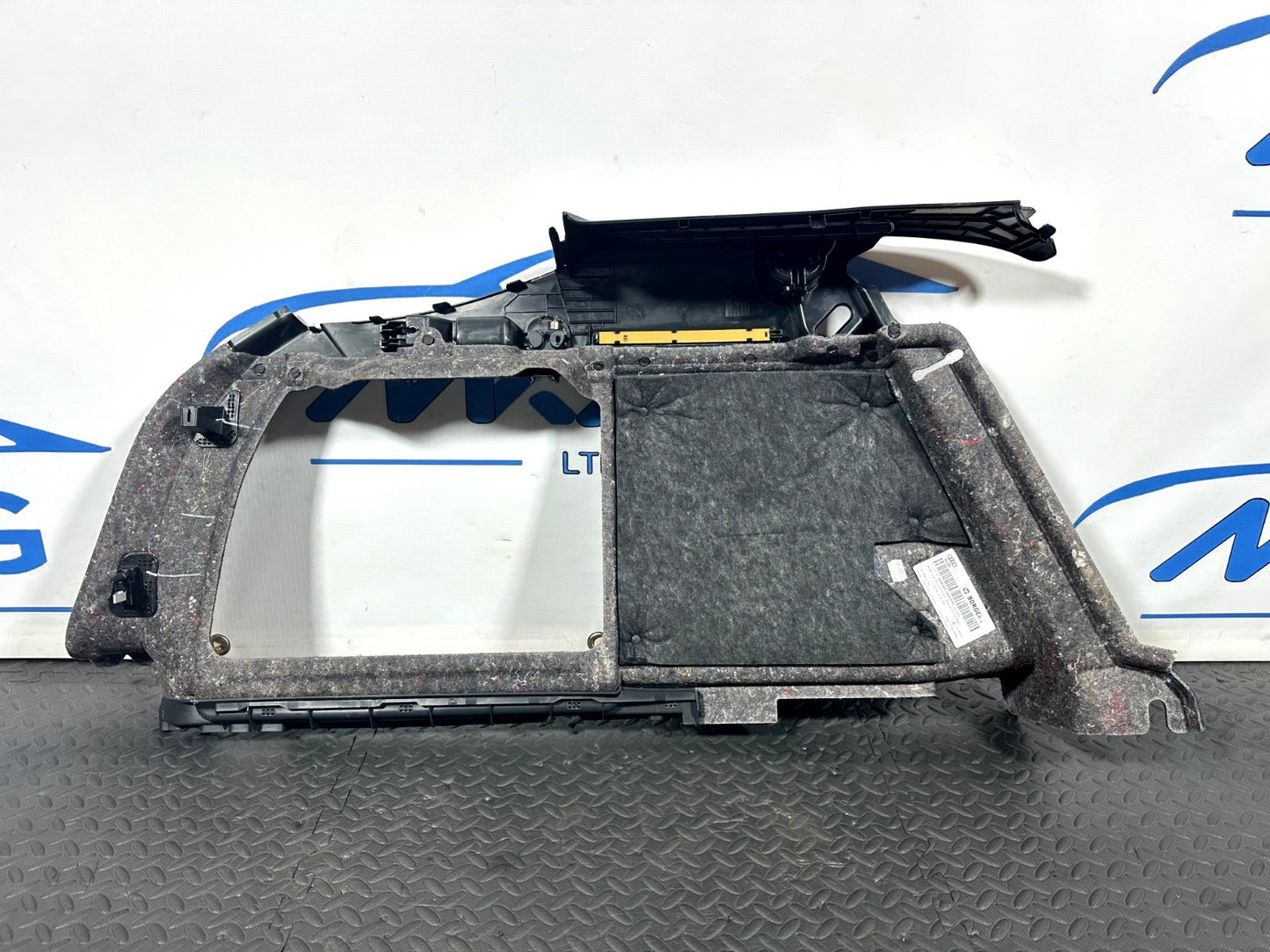 16-19 AUDI A4 B9 ESTATE GENUINE REAR RIGHT DRIVER SIDE BOOT TRIM PANEL 8W9863880