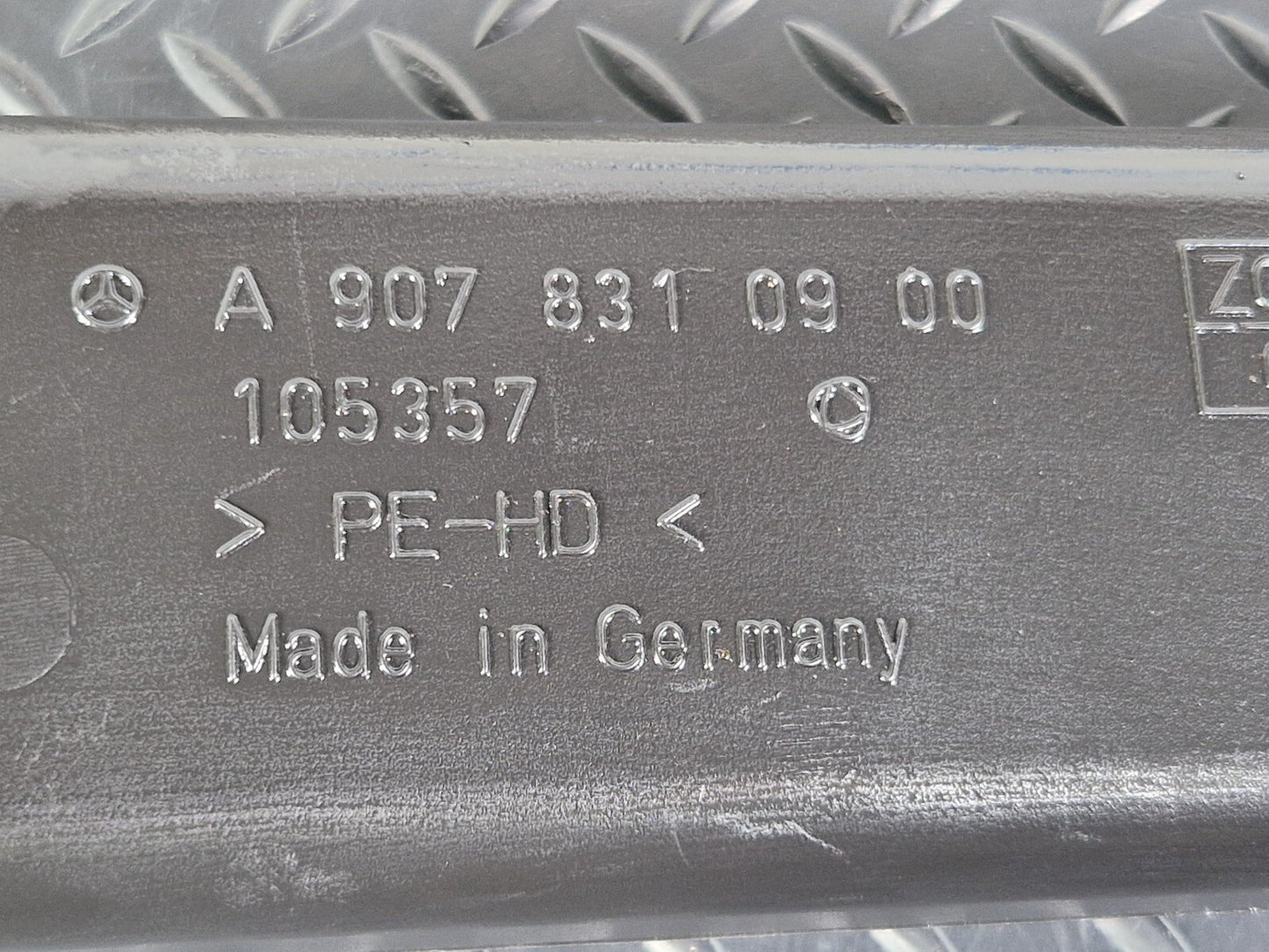 18-ON MERCEDES BENZ SPRINTER W907 OEM AIR DUCT A9078310900