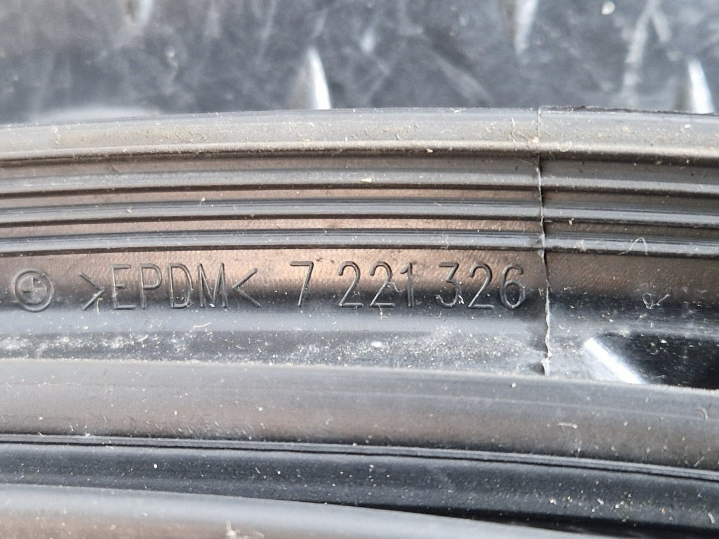 11-18 BMW 6 SERIES F13 GASKET SEAL RUBBER DOOR RIGHT DRIVER SIDE 7221326