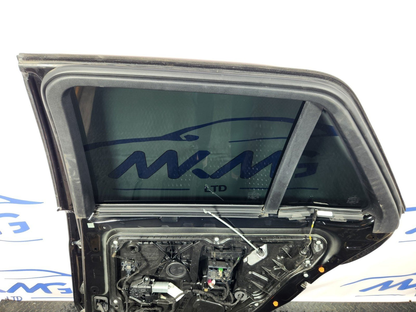 16-19 MERCEDES BENZ GLE W166 GENUINE REAR RIGHT O/S/R COMPLETE DOOR IN BLACK 197